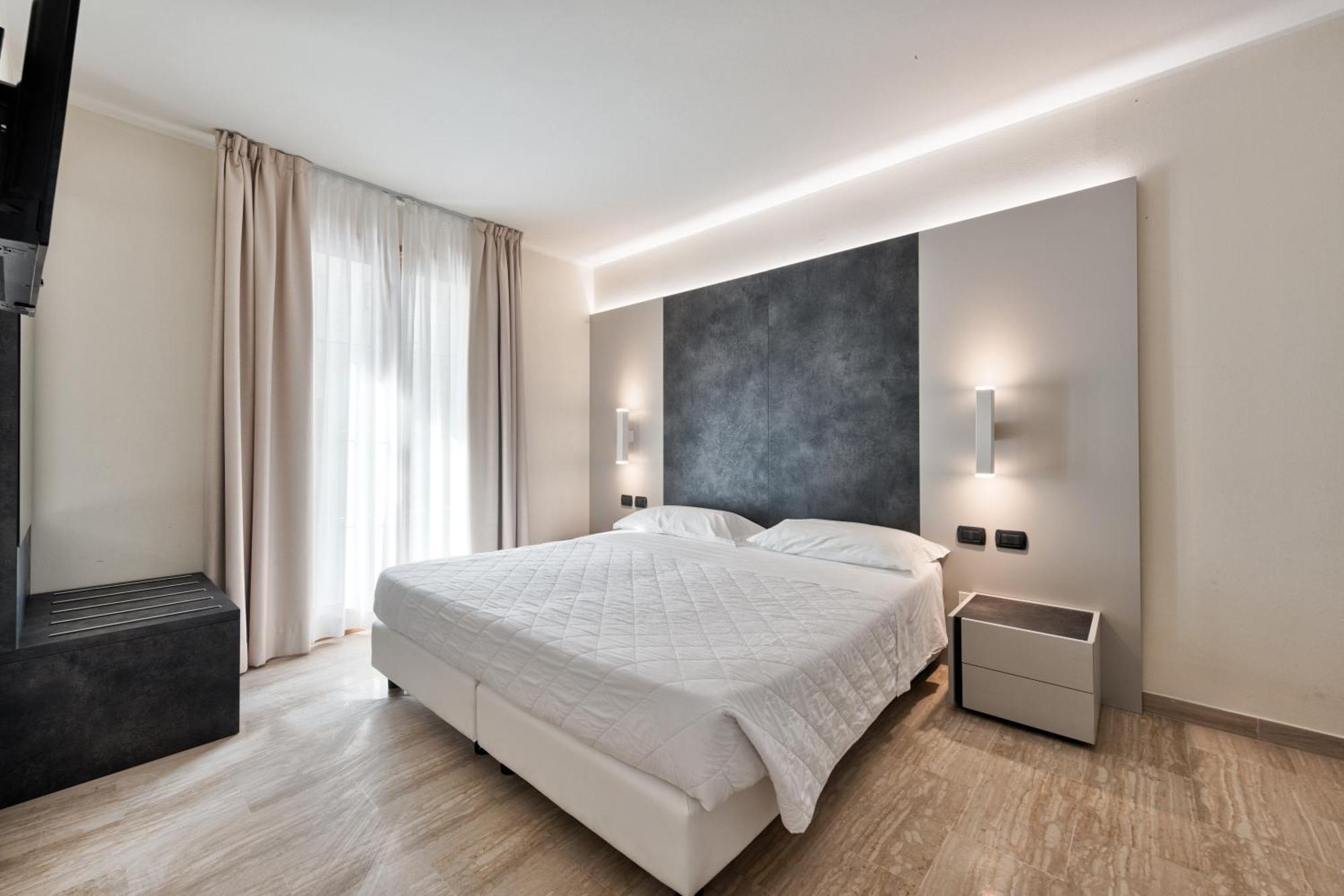 Columbus Dependance Hotel Линяно Сабиадоро Екстериор снимка